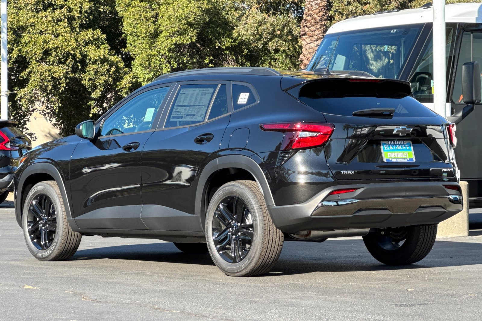 New 2026 Chevrolet Trax ACTIV w/ Sunroof Package FWD image 5