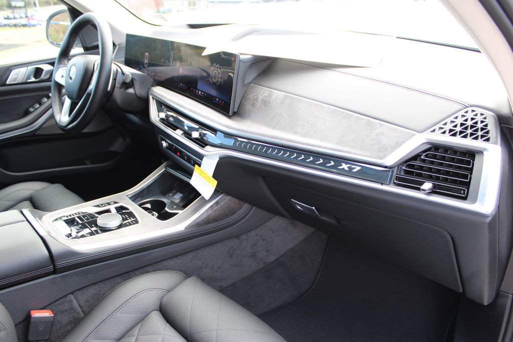 New 2026 BMW X7 xDrive40i image 49