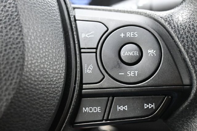 Used 2022 Toyota Corolla LE FWD image 18