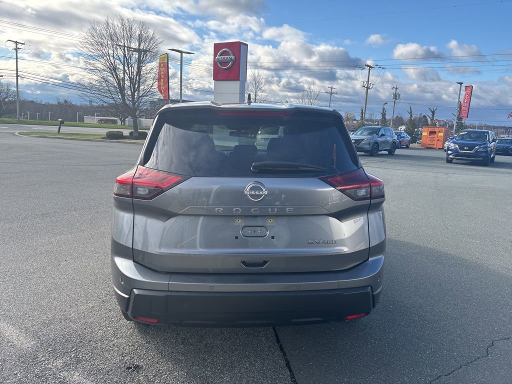 Used 2024 Nissan Rogue SV AWD/4WD image 6