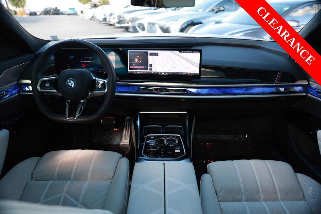 Used 2025 BMW i7 xDrive60 w/ Executive Package AWD/4WD image 27