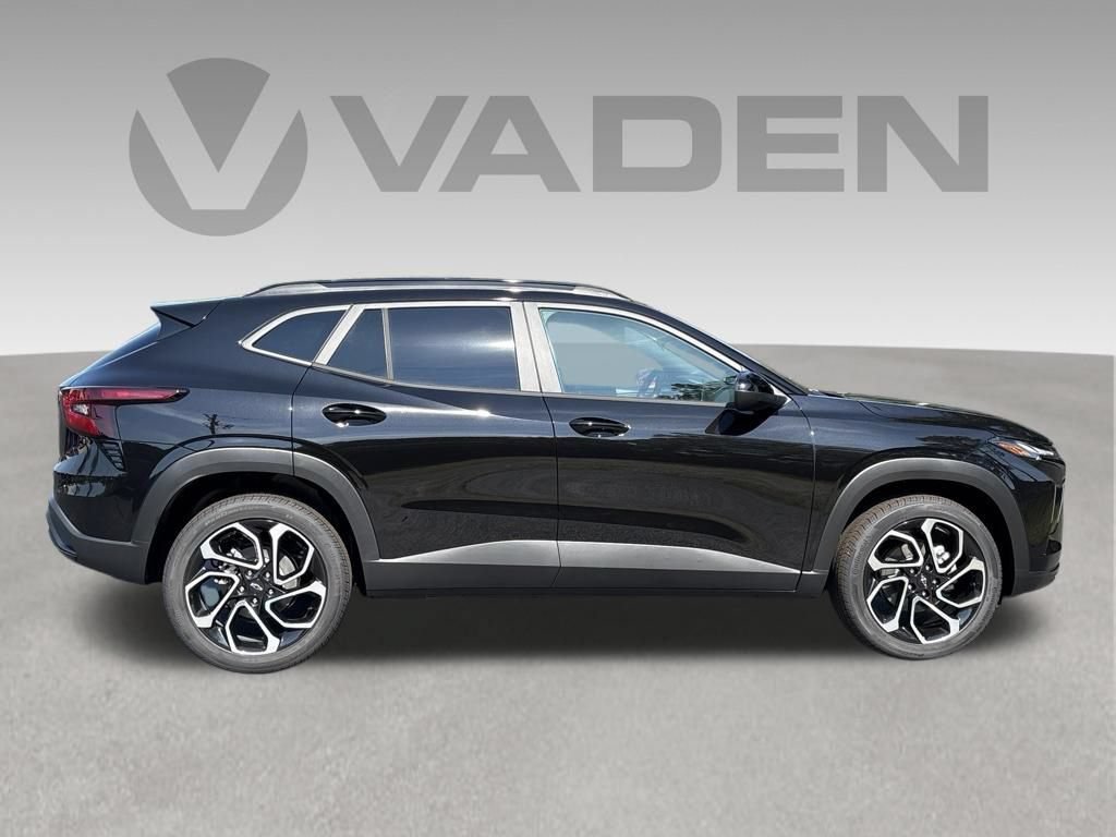 New 2026 Chevrolet Trax RS w/ Sunroof Package FWD image 4