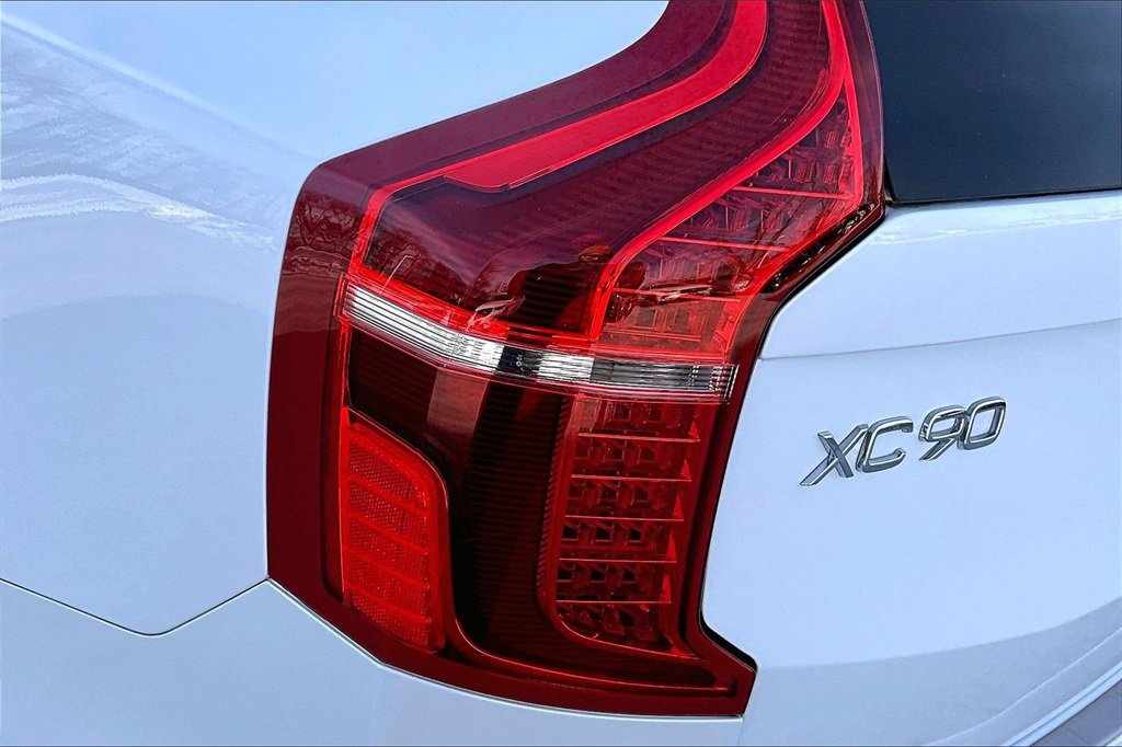 Used 2024 Volvo XC90 B6 Plus w/ Protection Package Premier image 23