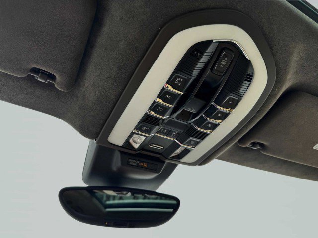 Used 2017 Porsche Macan Turbo image 34