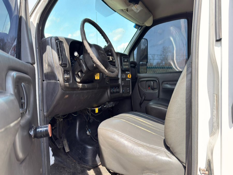 Used 2009 GMC TopKick C4500 2WD Regular Cab image 18