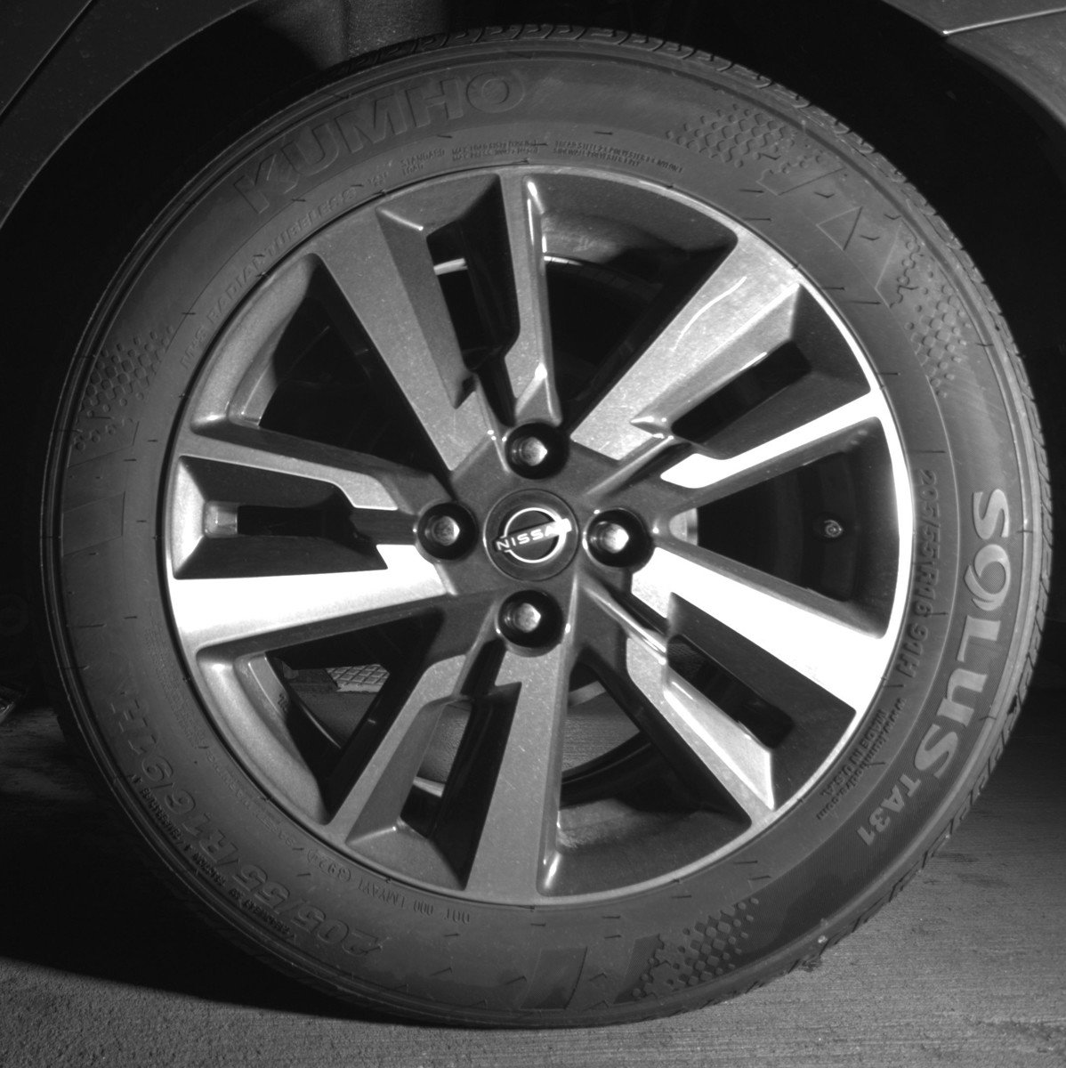 Used 2025 Nissan Versa SV image 14