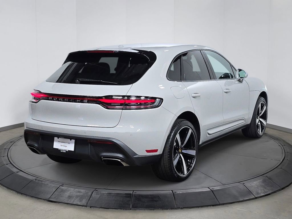 Certified 2026 Porsche Macan AWD/4WD image 7
