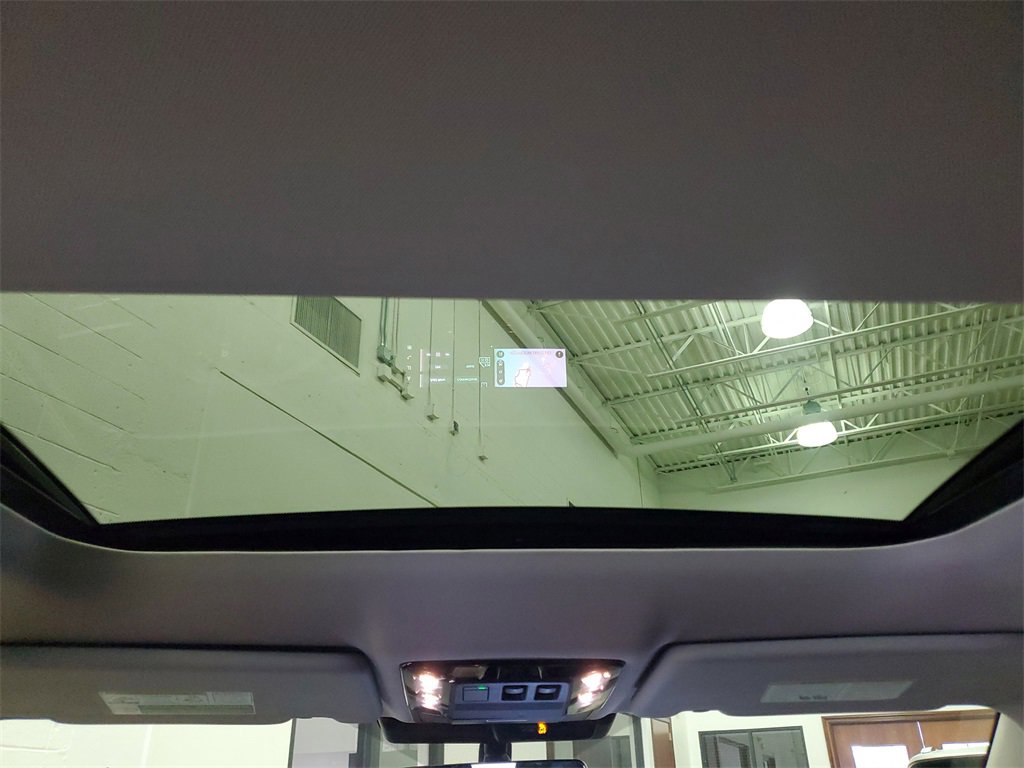 New 2025 Mitsubishi Outlander SEL image 13