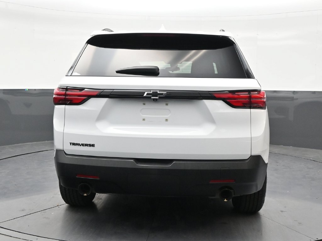 Used 2022 Chevrolet Traverse LS w/ Midnight/Sport Edition FWD image 4