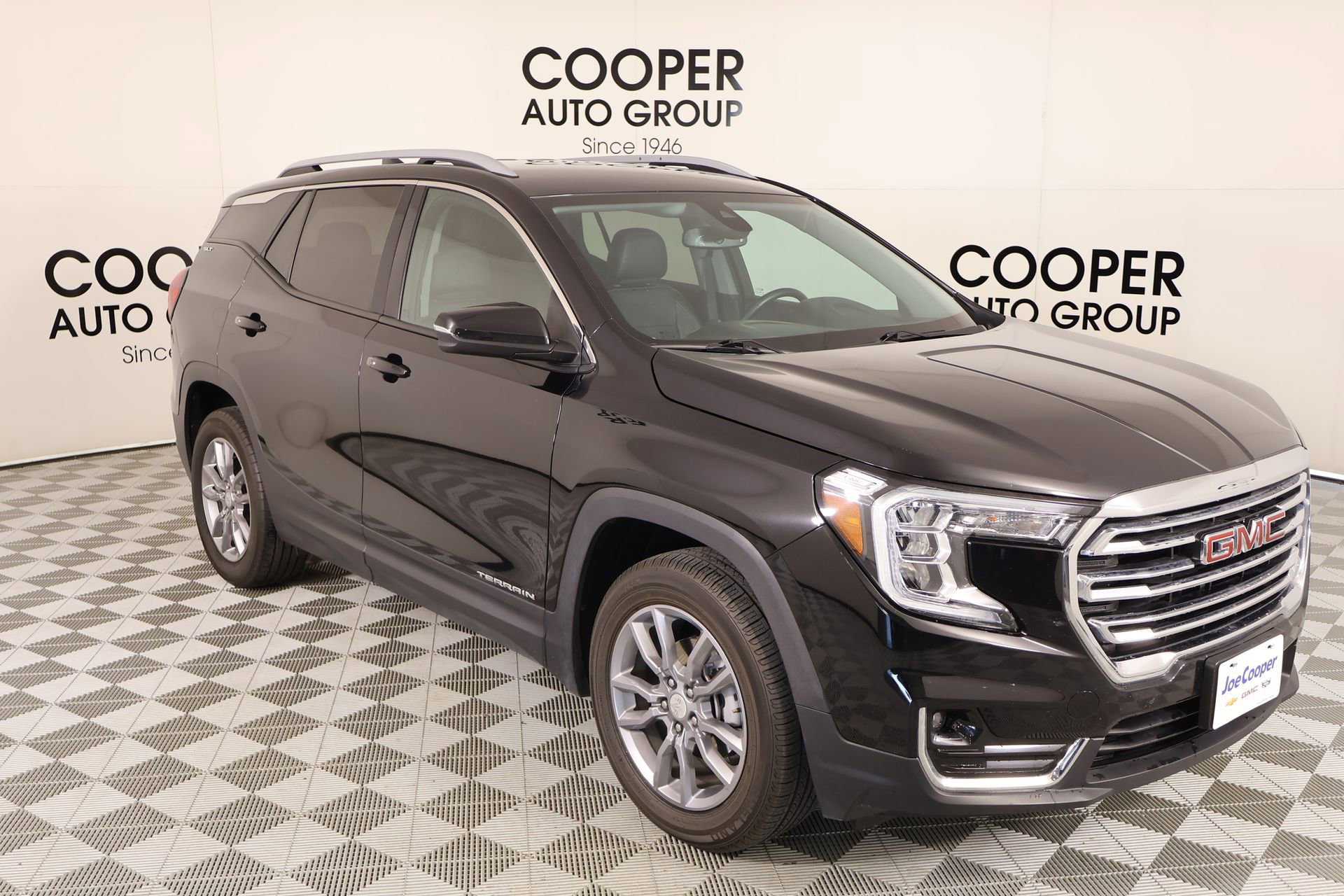 Used 2024 GMC Terrain SLT