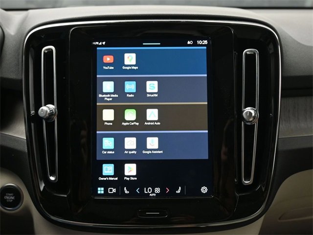 Used 2024 Volvo XC40 B5 Plus w/ Protection Package Premier image 19