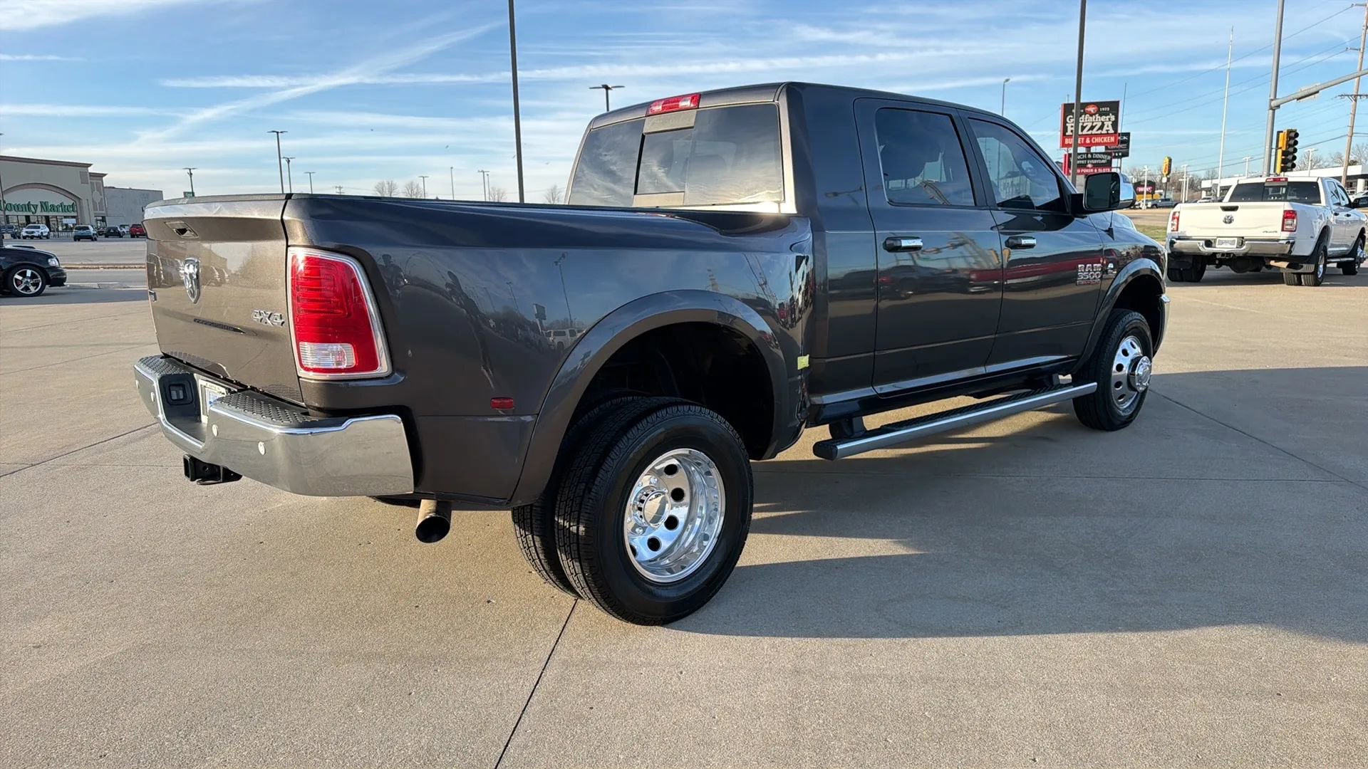 Used 2018 RAM 3500 Laramie image 24