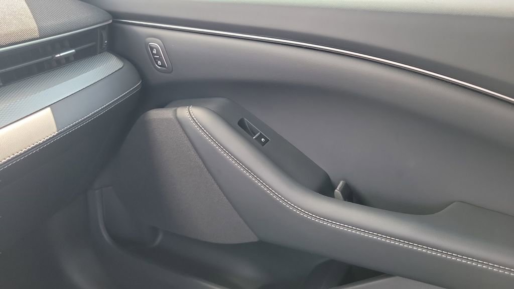 Used 2023 Ford Mustang Mach-E Select RWD image 12
