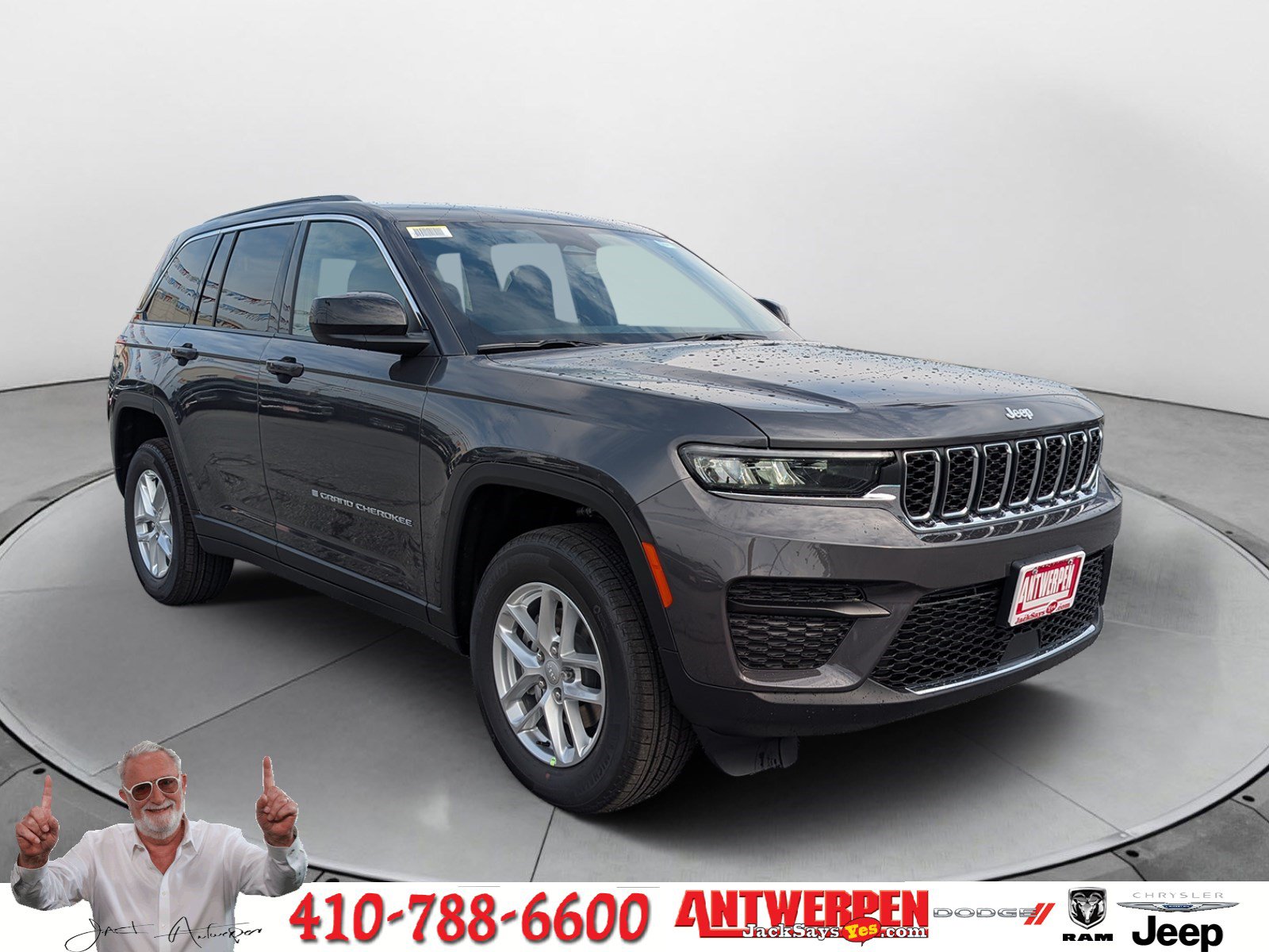 New 2026 Jeep Grand Cherokee Laredo AWD/4WD image 1