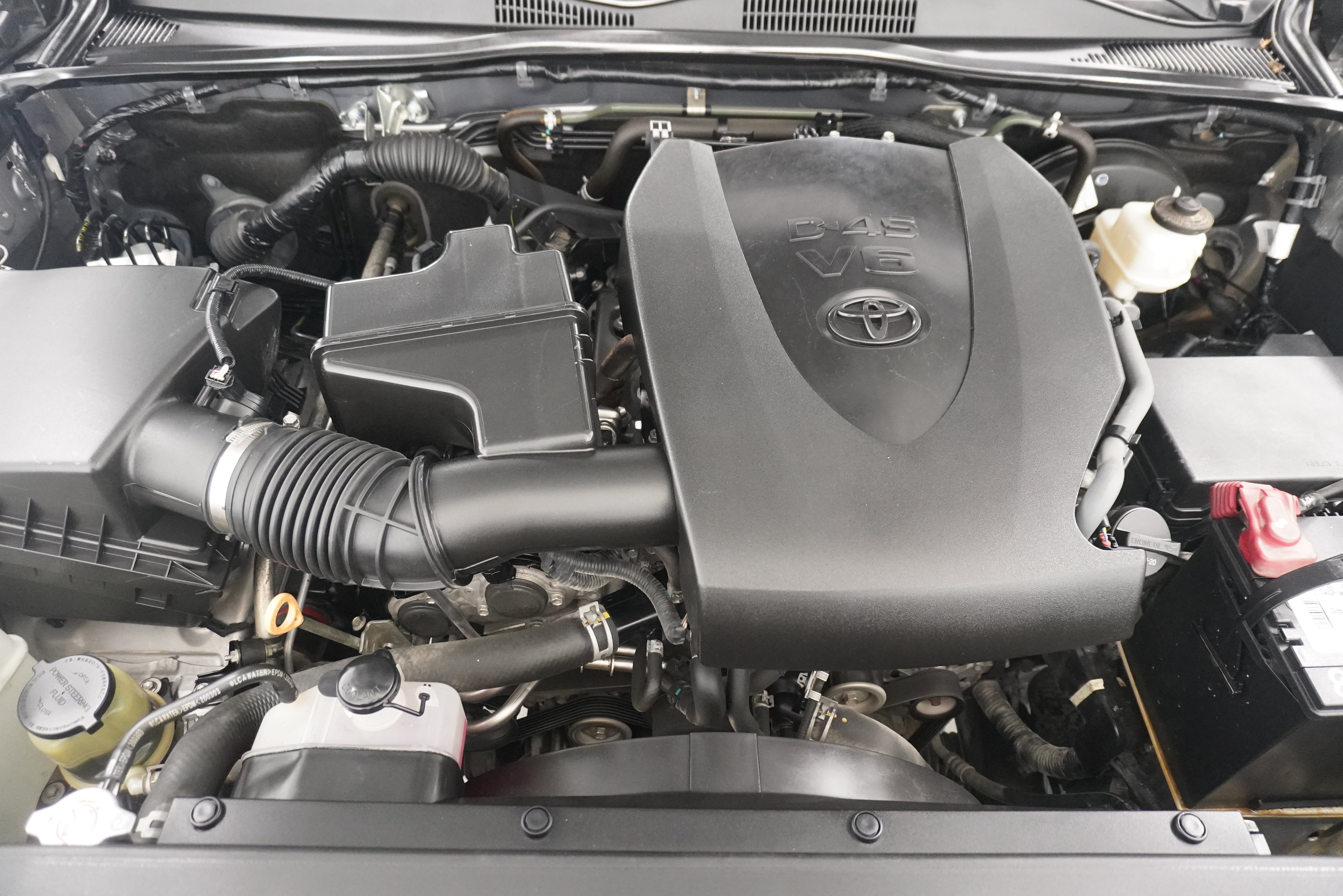 Used 2020 Toyota Tacoma SR5 RWD image 27