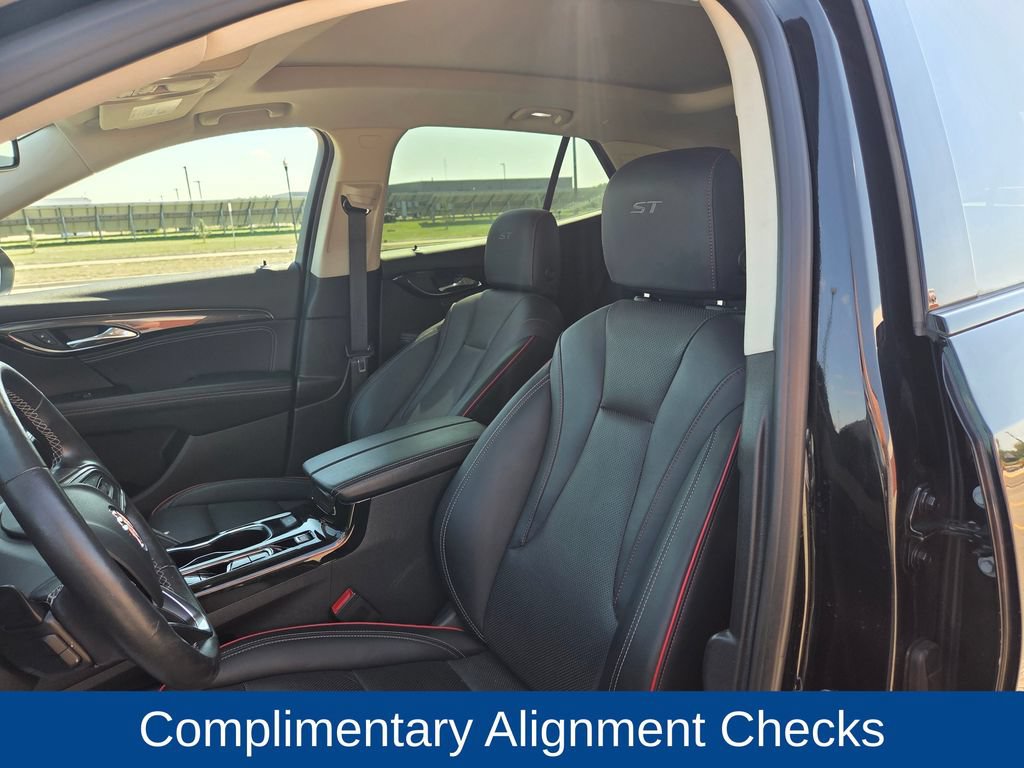 Used 2023 Buick Envision Essence w/ Sport Touring Package AWD/4WD image 6