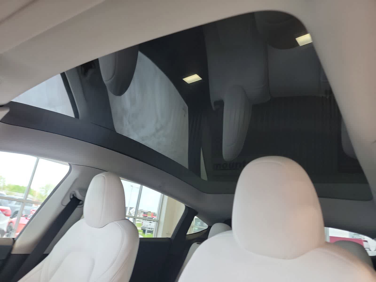 Used 2025 Tesla Model Y Long Range AWD/4WD image 15