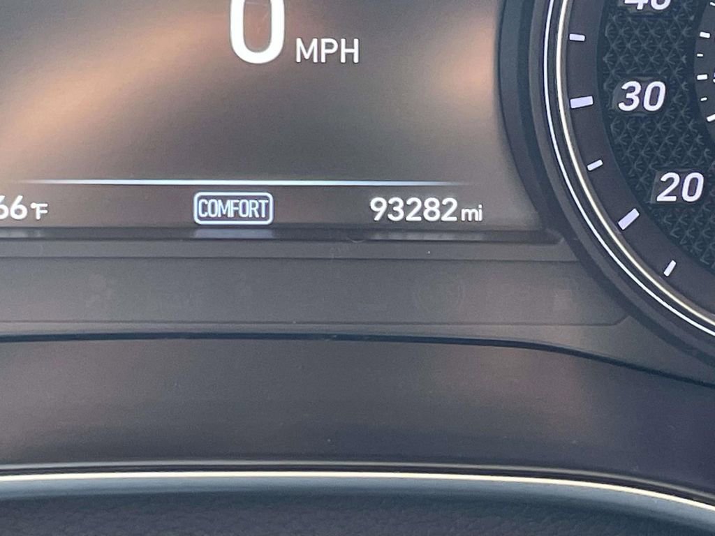 Used 2020 Genesis G70 2.0T RWD image 29