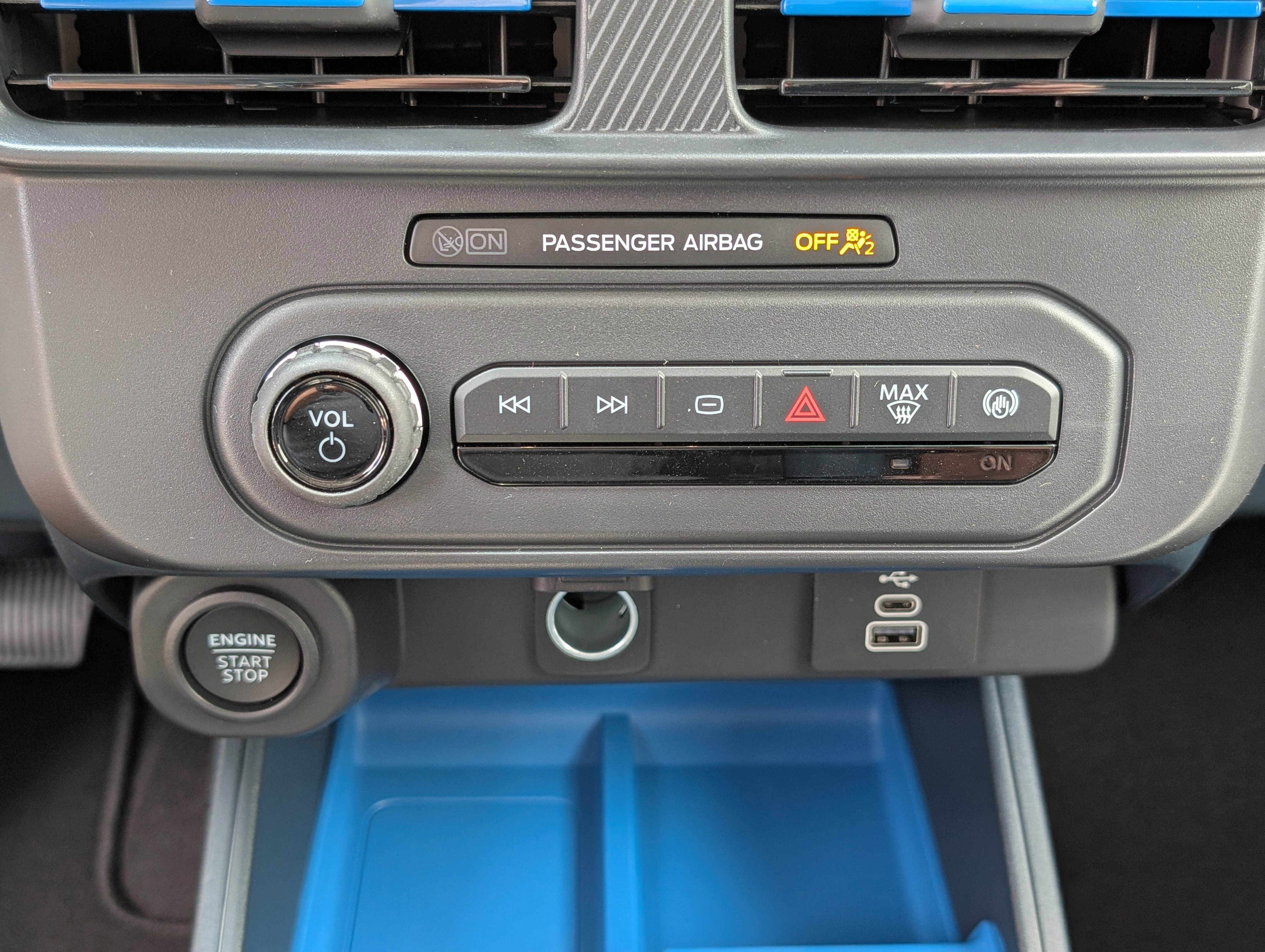 New 2025 Ford Maverick XLT w/ XLT Luxury Package image 24