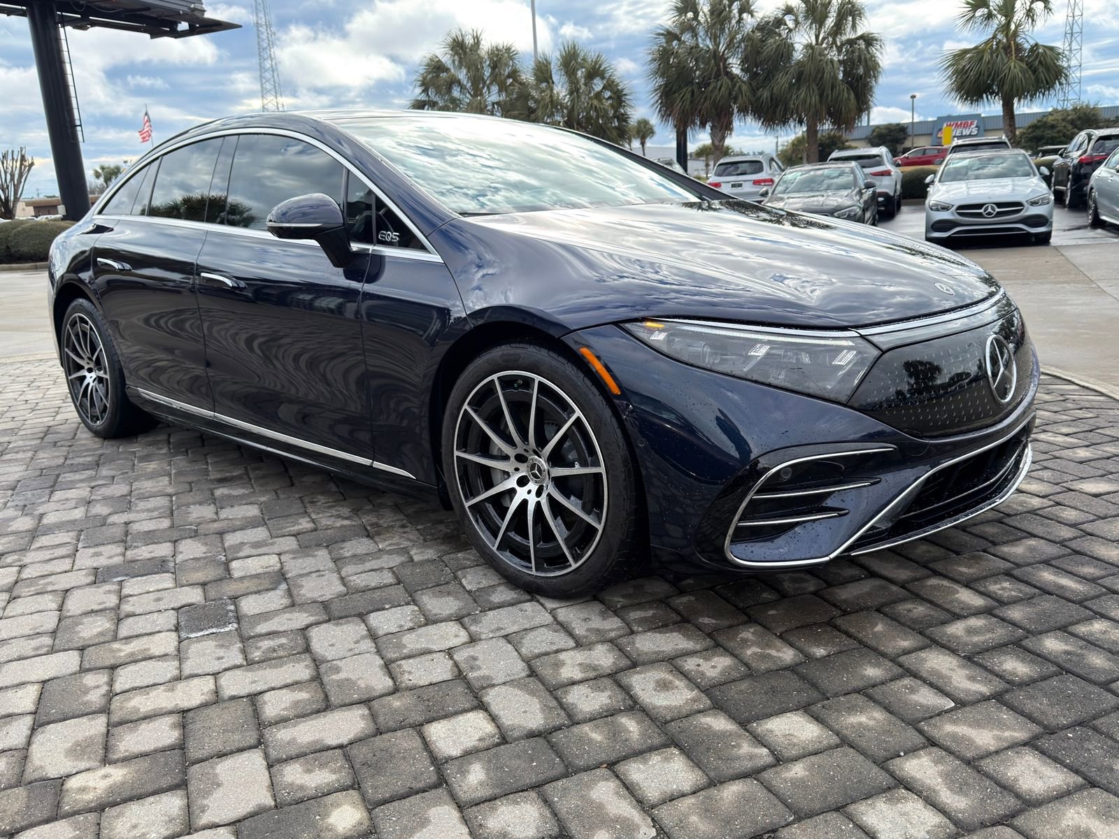 Used 2022 Mercedes-Benz EQS 580 580 image 7