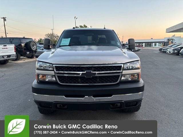 Used 2005 Chevrolet Silverado 2500 LT w/ Heavy-Duty Power Package AWD/4WD image 3