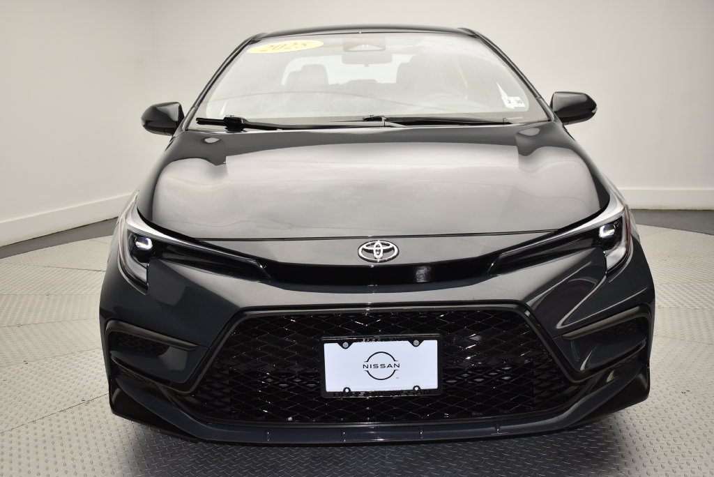 Used 2025 Toyota Corolla SE FWD image 2