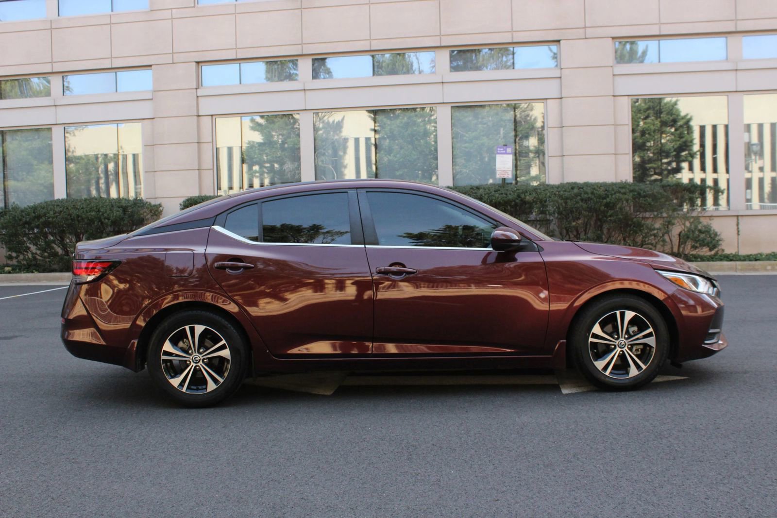 Used 2022 Nissan Sentra SV w/ All-Weather Package FWD image 6