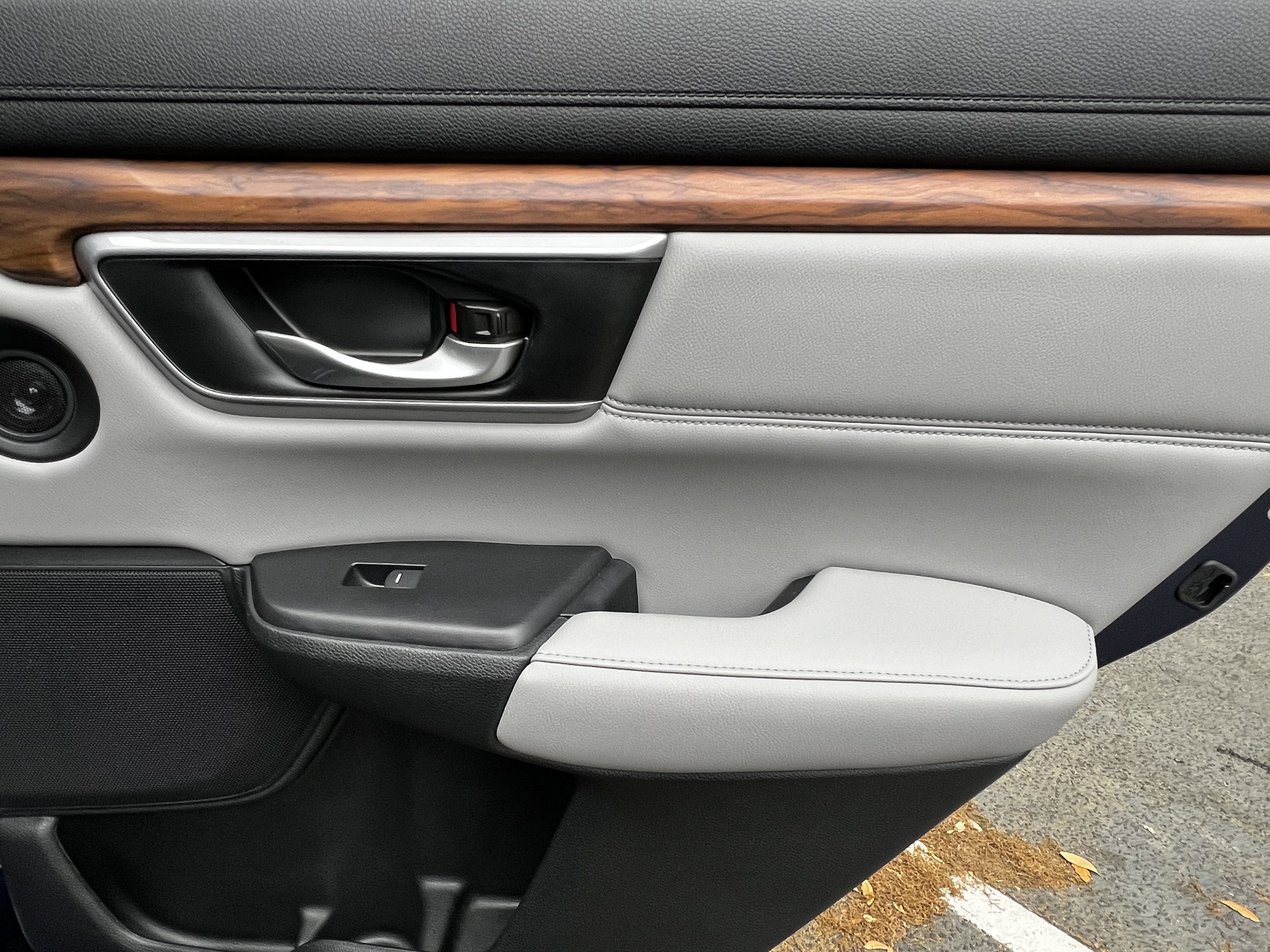 Used 2017 Honda CR-V Touring image 39