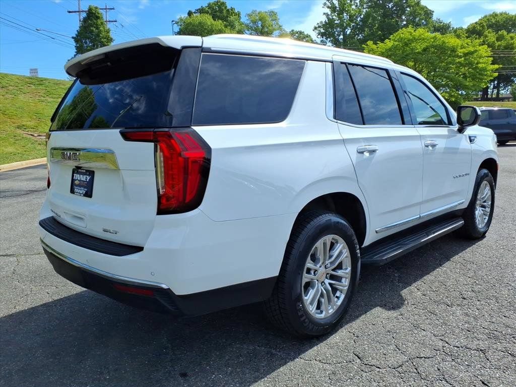 Used 2024 GMC Yukon SLT AWD/4WD image 3