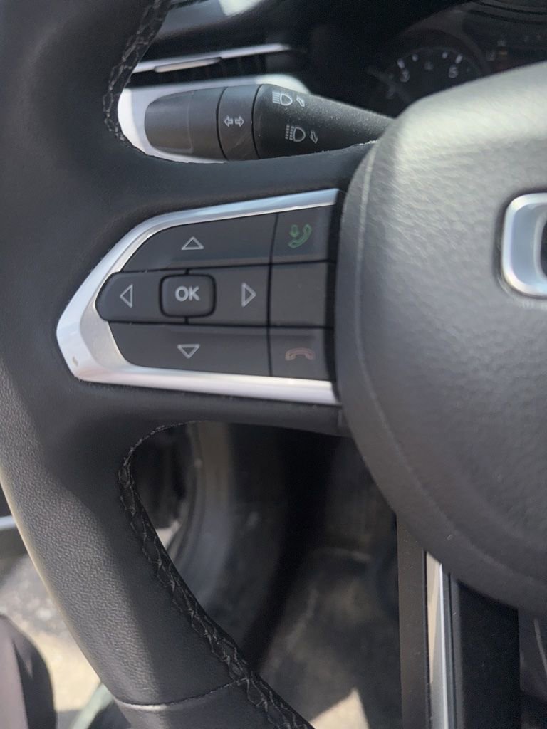 Used 2023 Jeep Compass Latitude AWD/4WD image 11