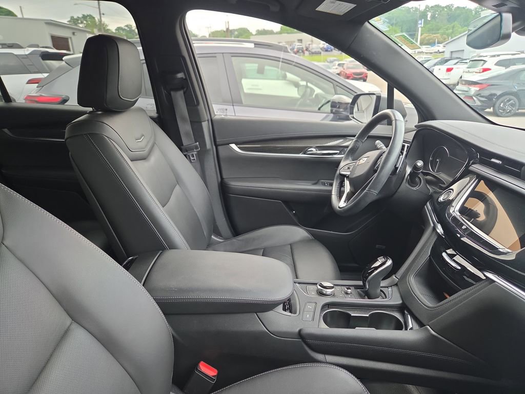 Used 2021 Cadillac XT6 Sport w/ LPO, Floor Liner Package AWD/4WD image 11