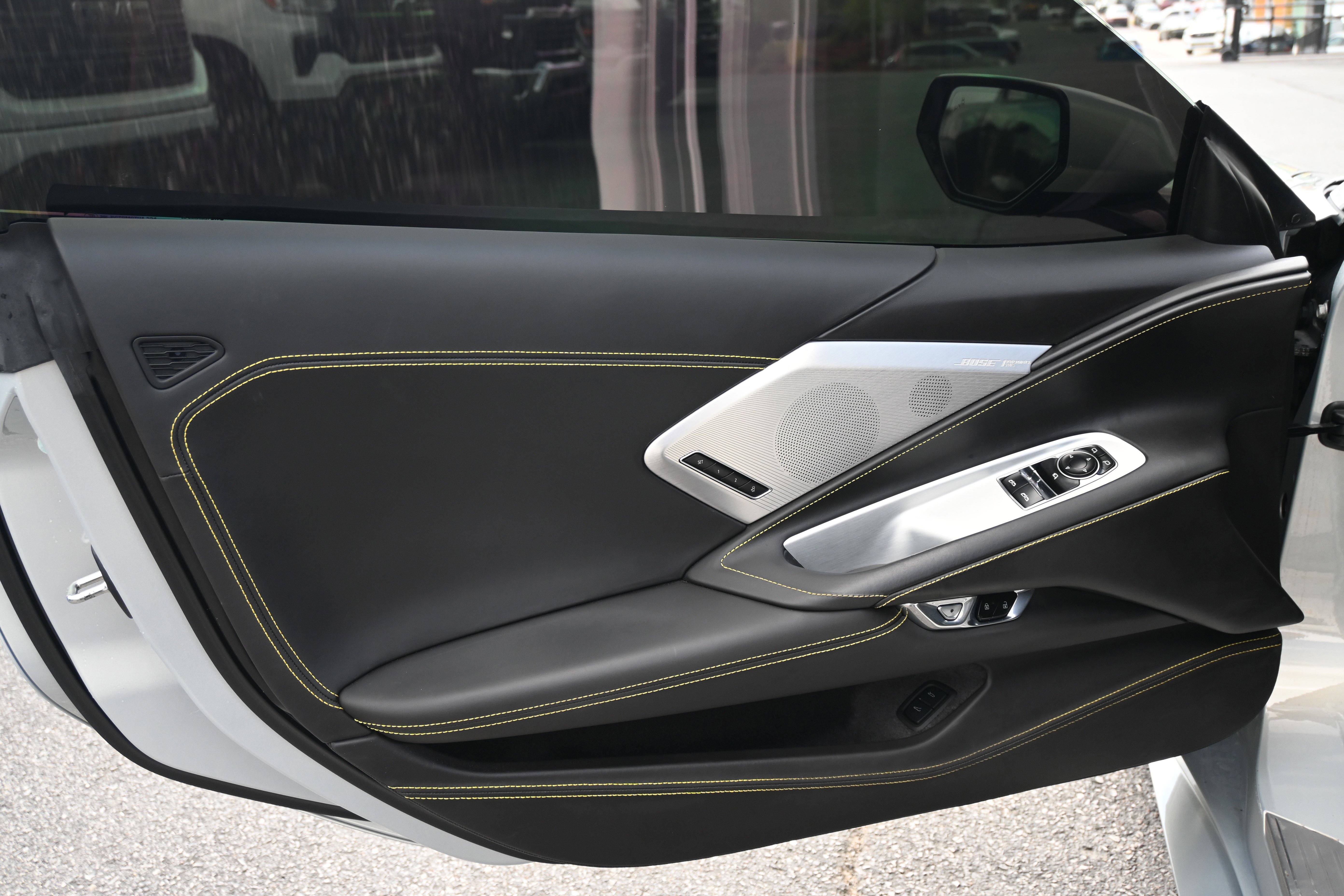 Used 2021 Chevrolet Corvette Stingray Premium Cpe w/ Z51 Performance Package image 25