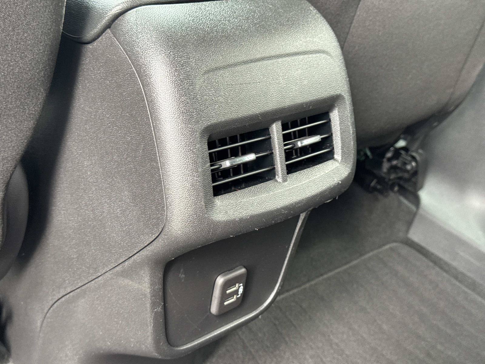 Used 2023 Chevrolet Equinox LS w/ LS Convenience Package FWD image 27