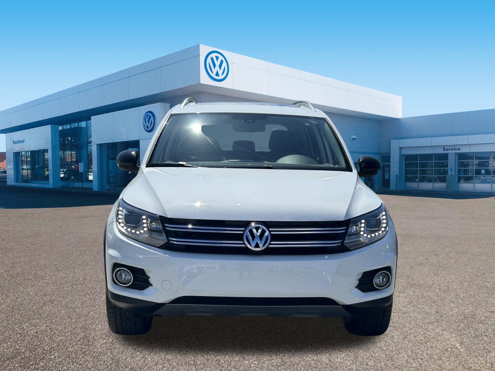 Used 2017 Volkswagen Tiguan Sport image 2