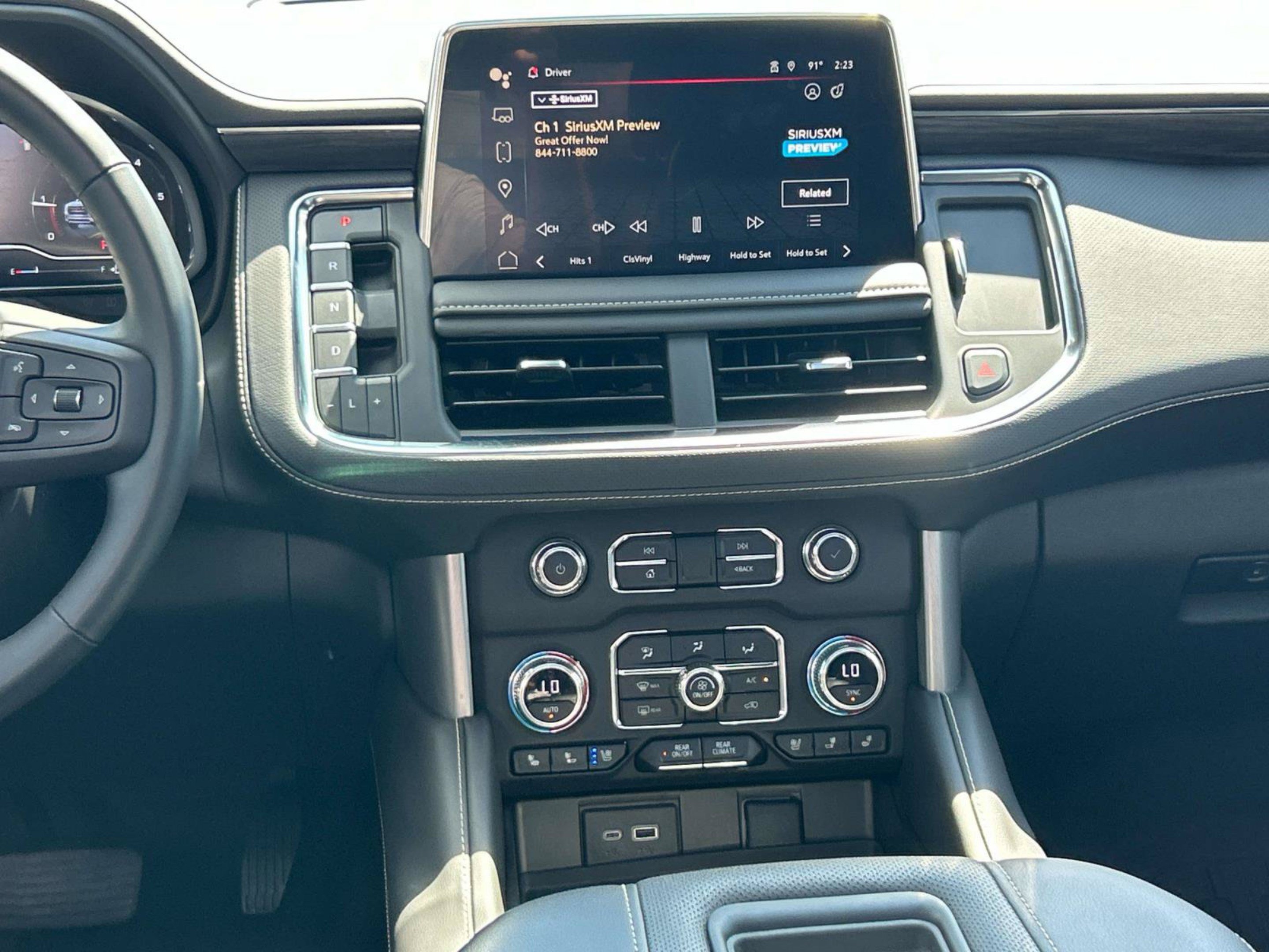 Used 2023 GMC Yukon SLT w/ SLT Luxury Package RWD image 13