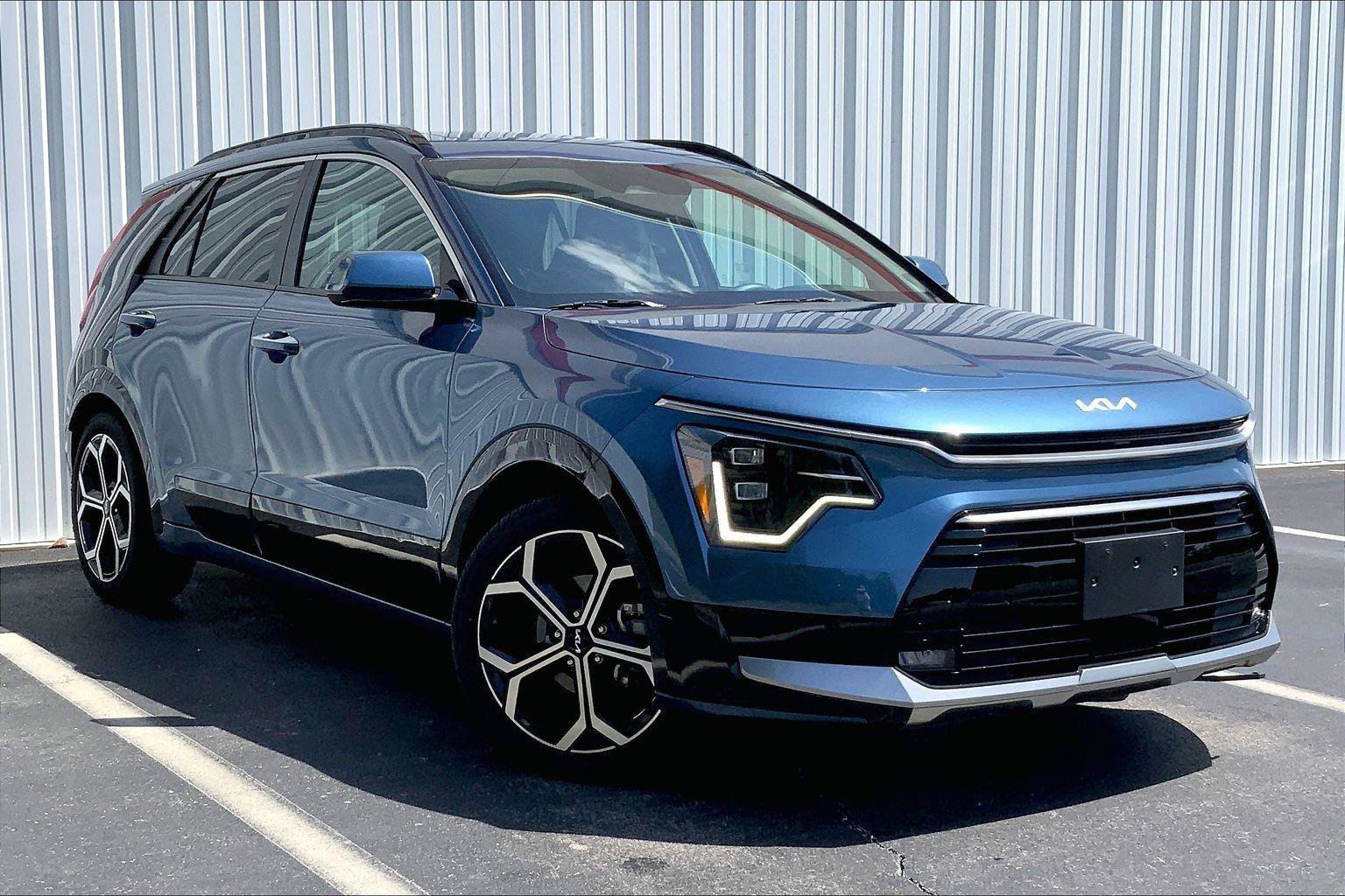 Used 2023 Kia Niro SX Touring FWD image 32