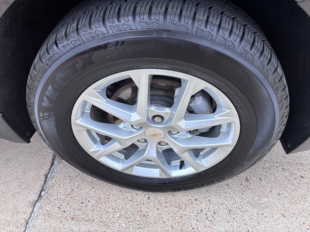 Used 2024 Chevrolet Equinox LT AWD/4WD image 3