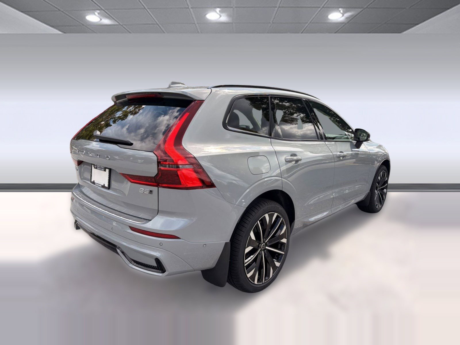 New 2026 Volvo XC60 B5 Ultra w/ Climate Package image 9