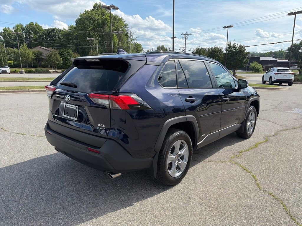 Used 2025 Toyota RAV4 XLE AWD/4WD image 4