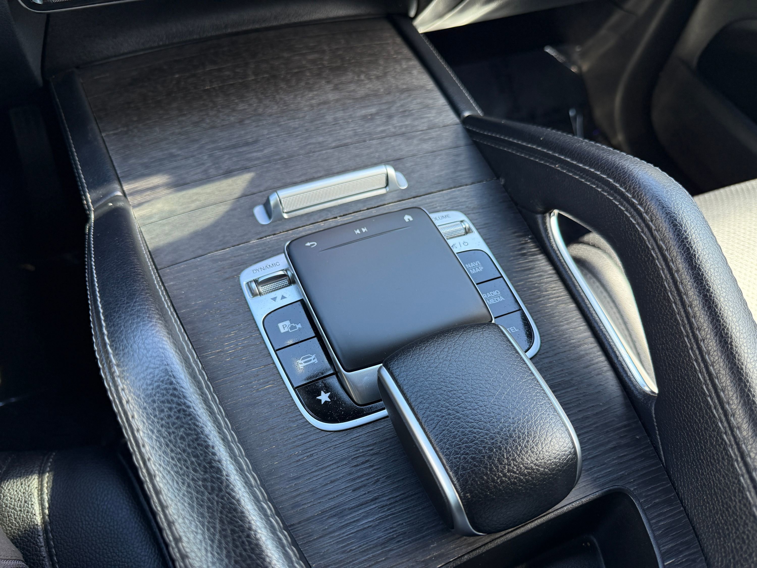 Used 2020 Mercedes-Benz GLE 350 4MATIC image 33