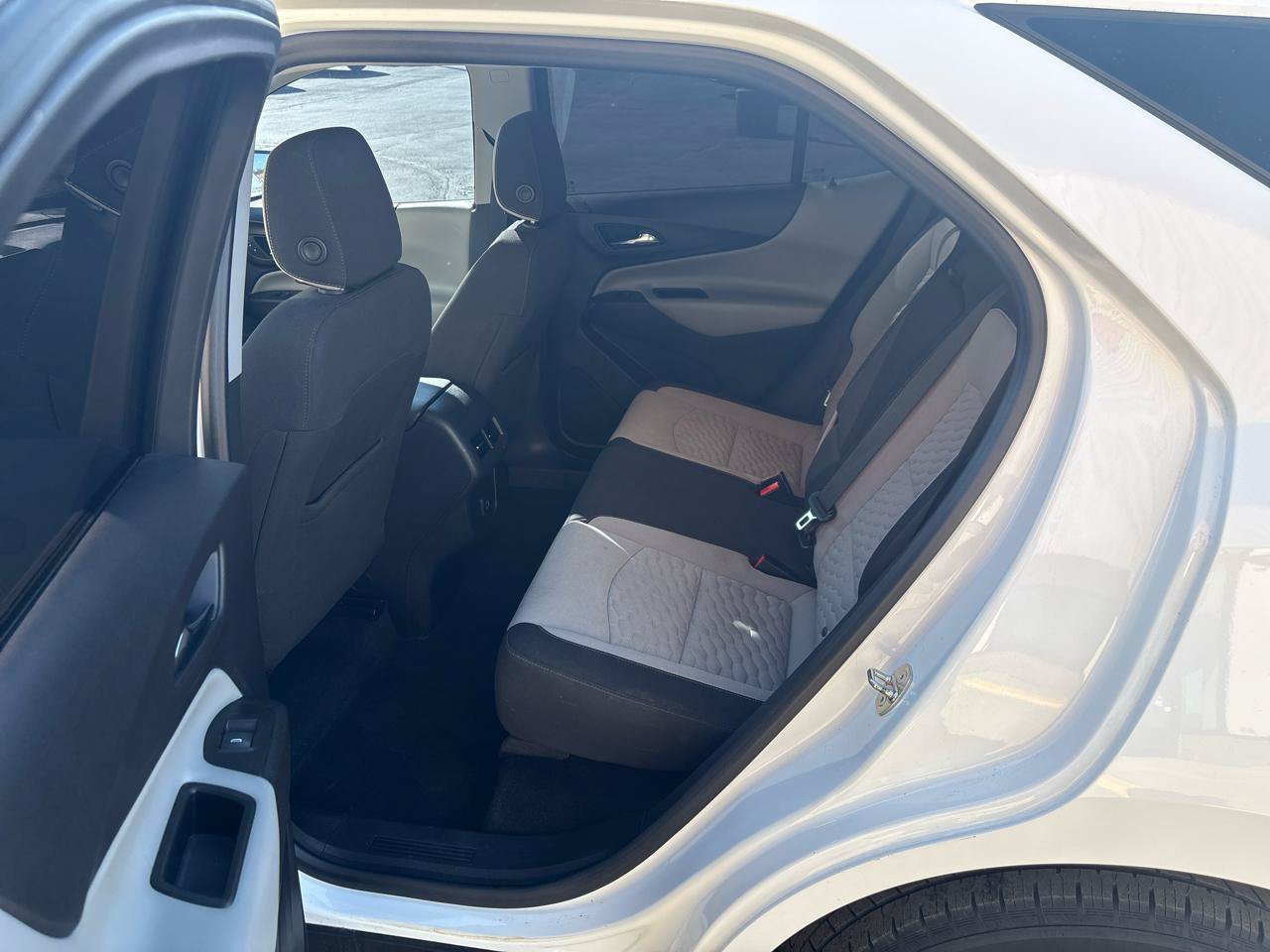 Used 2019 Chevrolet Equinox LS w/ LS Convenience Package FWD image 5