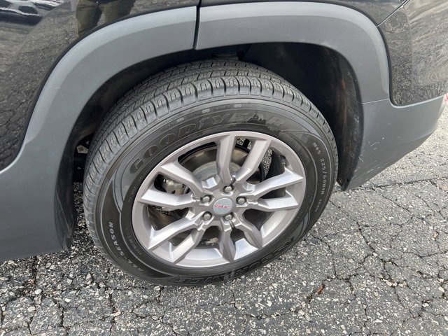 Used 2023 GMC Terrain SLT image 20