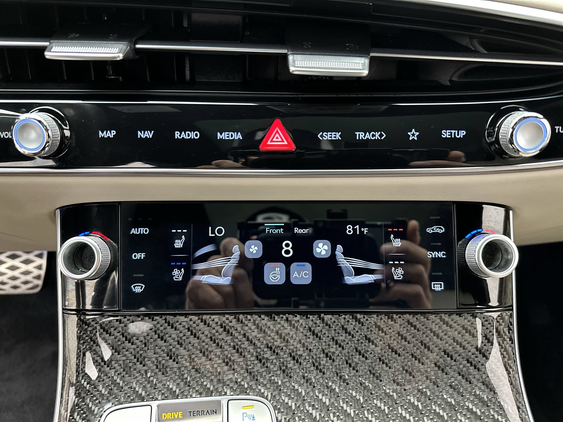 Certified 2026 Genesis GV70 3.5T Sport Prestige AWD/4WD image 19