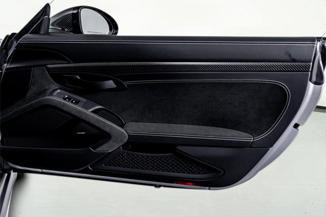 Used 2025 Porsche 718 Cayman GT4 RS image 40