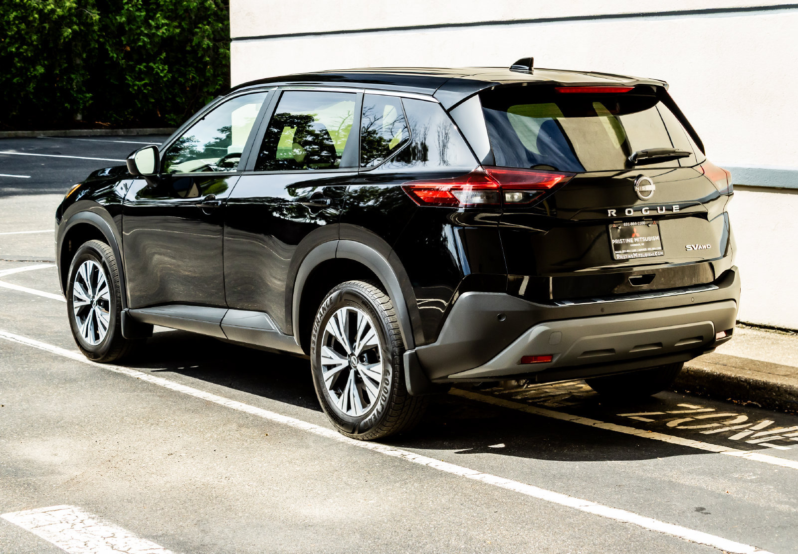 Used 2023 Nissan Rogue SV AWD/4WD image 5