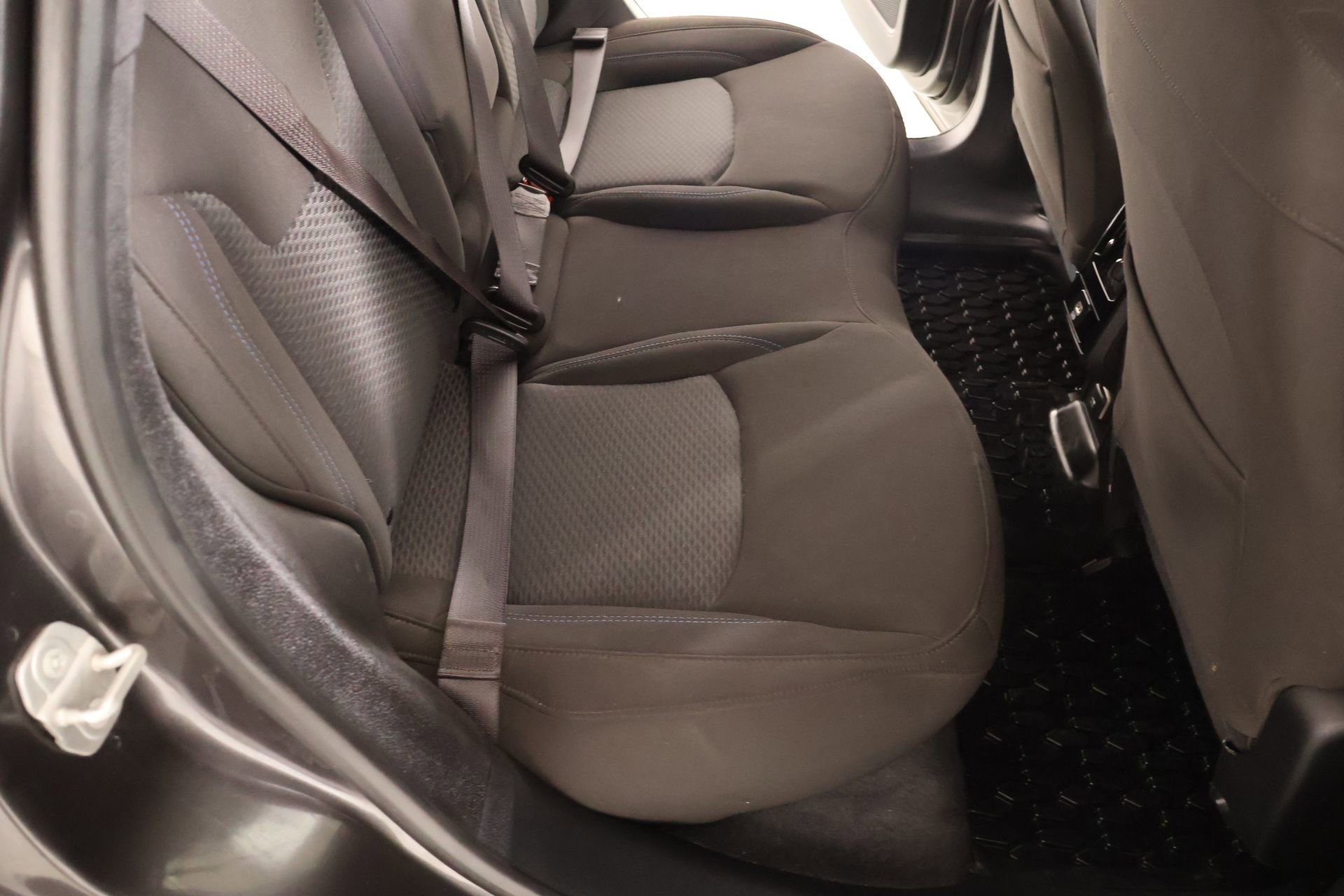 Used 2023 Jeep Compass Sport image 12