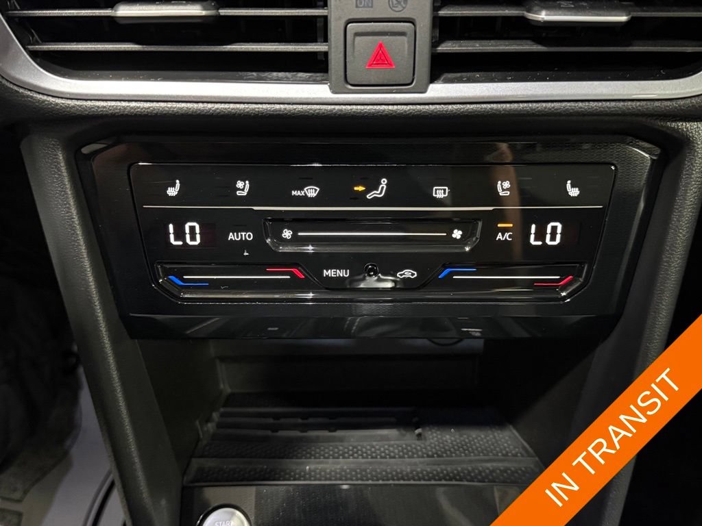 Used 2025 Volkswagen Taos SEL AWD/4WD image 16