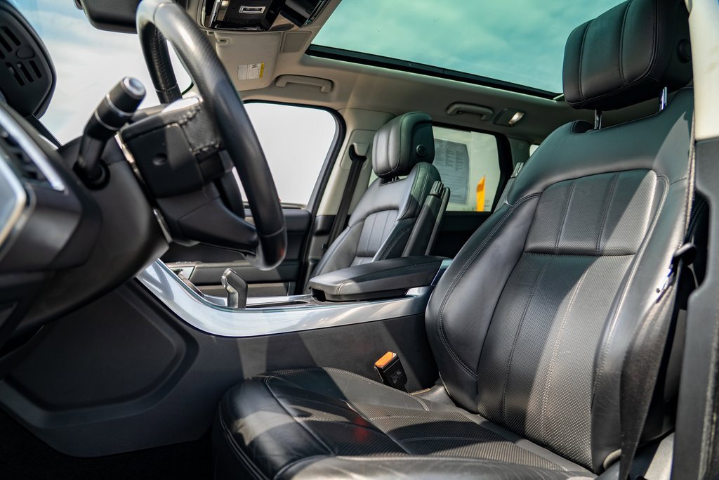Used 2020 Land Rover Range Rover Sport HSE image 21