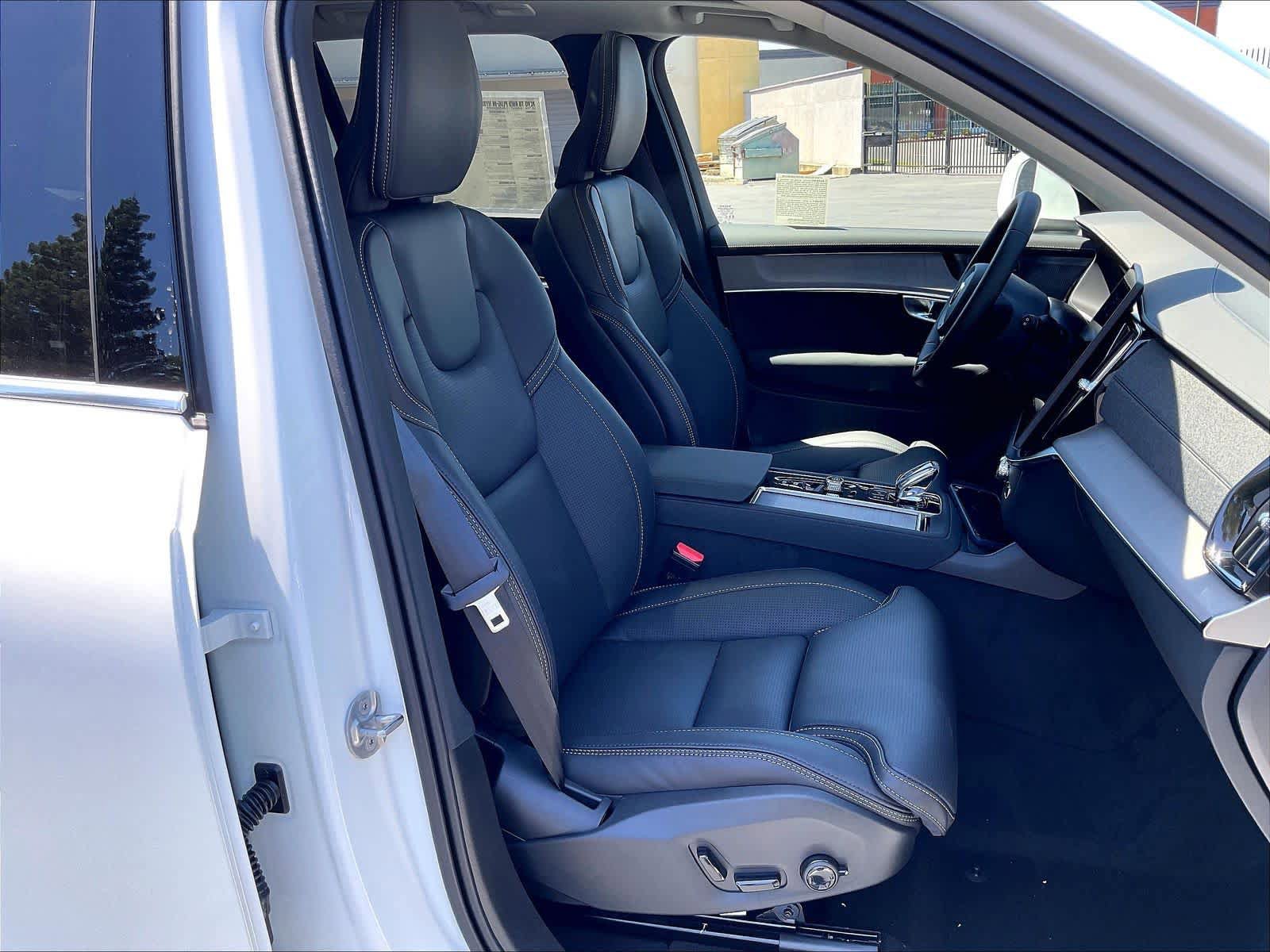 New 2026 Volvo XC90 T8 Ultra w/ Protection Package AWD/4WD image 32