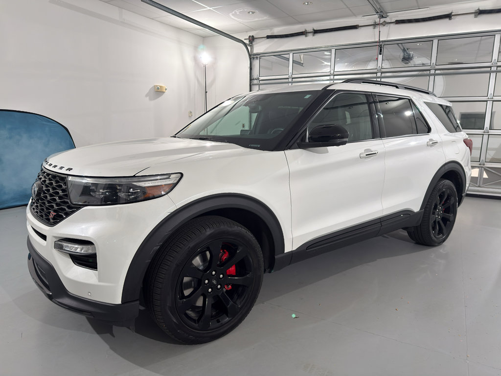 Used 2023 Ford Explorer ST w/ Equipment Group 401A image 3